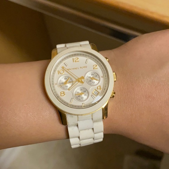 Michael Kors White Watch - Picture 1 of 3